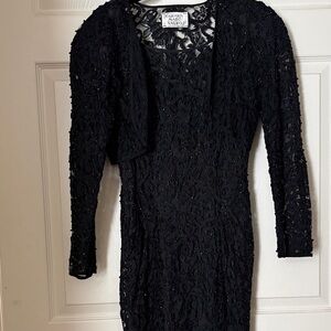 Carmen Marc Valvo Elegant Black Long Sleeve Dress